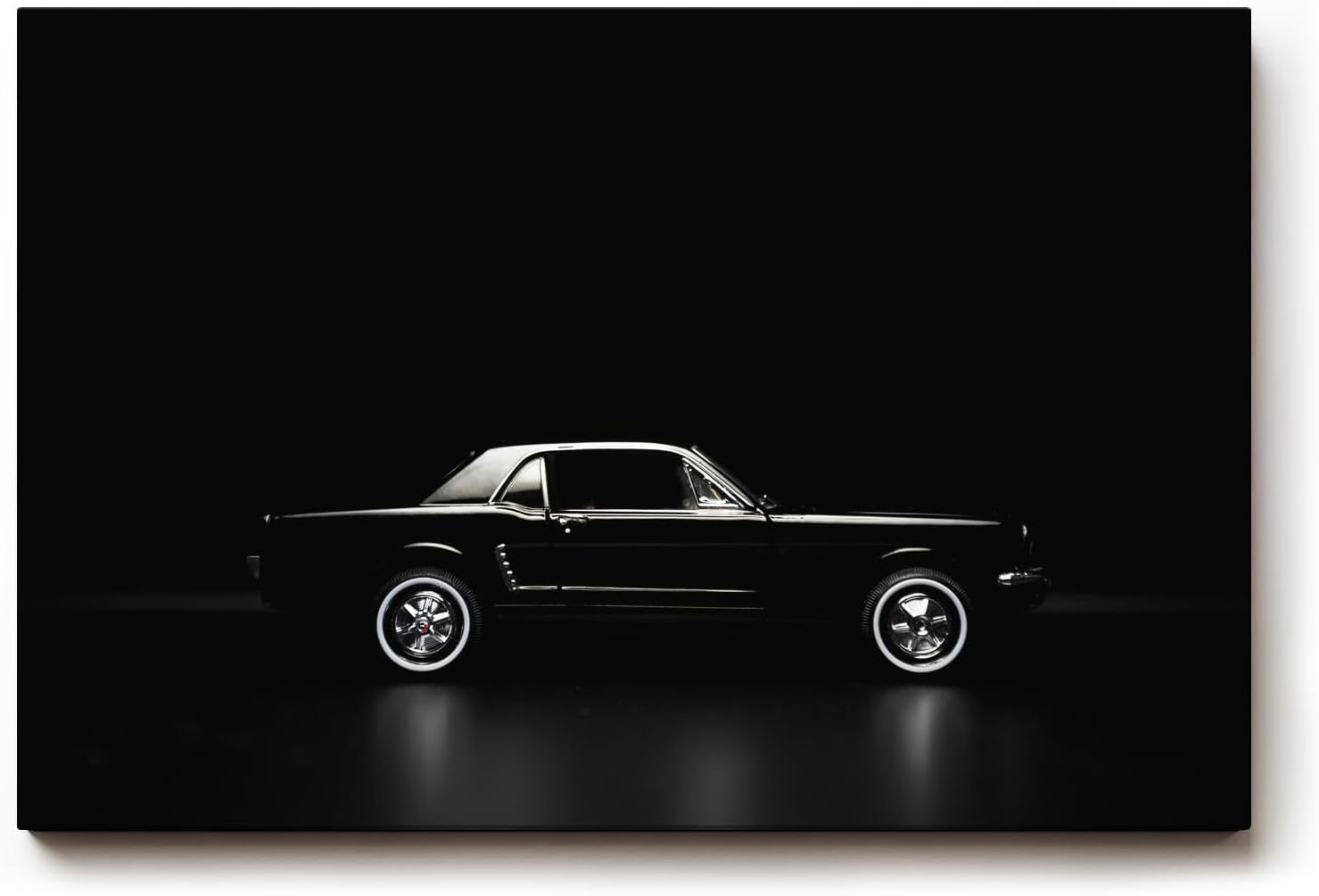Sinus Art Wandbild 120x80cm Eleganter Oldtimer im minimalistischen Lichtspiel – Symbol für Zeitlosigkeit und Stil