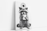 Paul Sinus Poster/Leinwandbild/Rahmenoption – Waschbär mit Klopapier – Lustige WC-Deko für dein Badezimmer