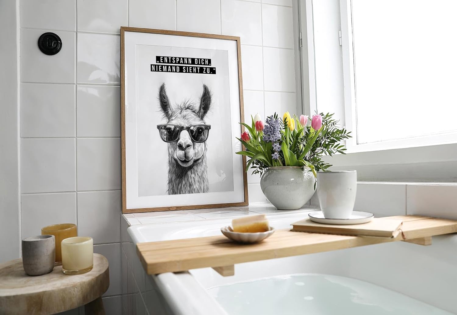 Paul Sinus Poster/Leinwandbild/Rahmenoption Lustiges Lamabild – Coole Klo-Deko fürs Gäste-WC – Perfekt für Humorvolle