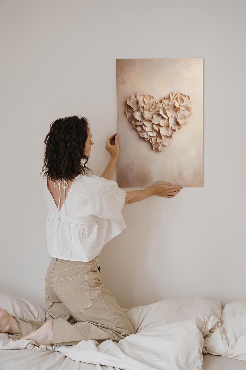 Paul Sinus 60x90cm Wandbild Herz aus Rosenblättern – Romantische Wandpoesie mit natürlicher Blume