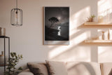 Paul Sinus Wandbild in 40x60cm Moon Tree – stimmungsvolle Schwarz-Weiß-Landschaft mit Baum am Ufer im Mondlicht