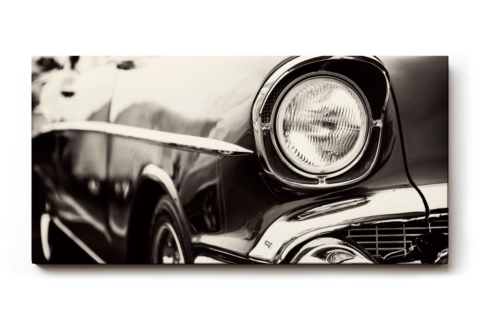 Sinus Art Wandbild 120x80cm Ästhetische Nahaufnahme eines ikonischen Oldtimers mit glänzendem Chrom
