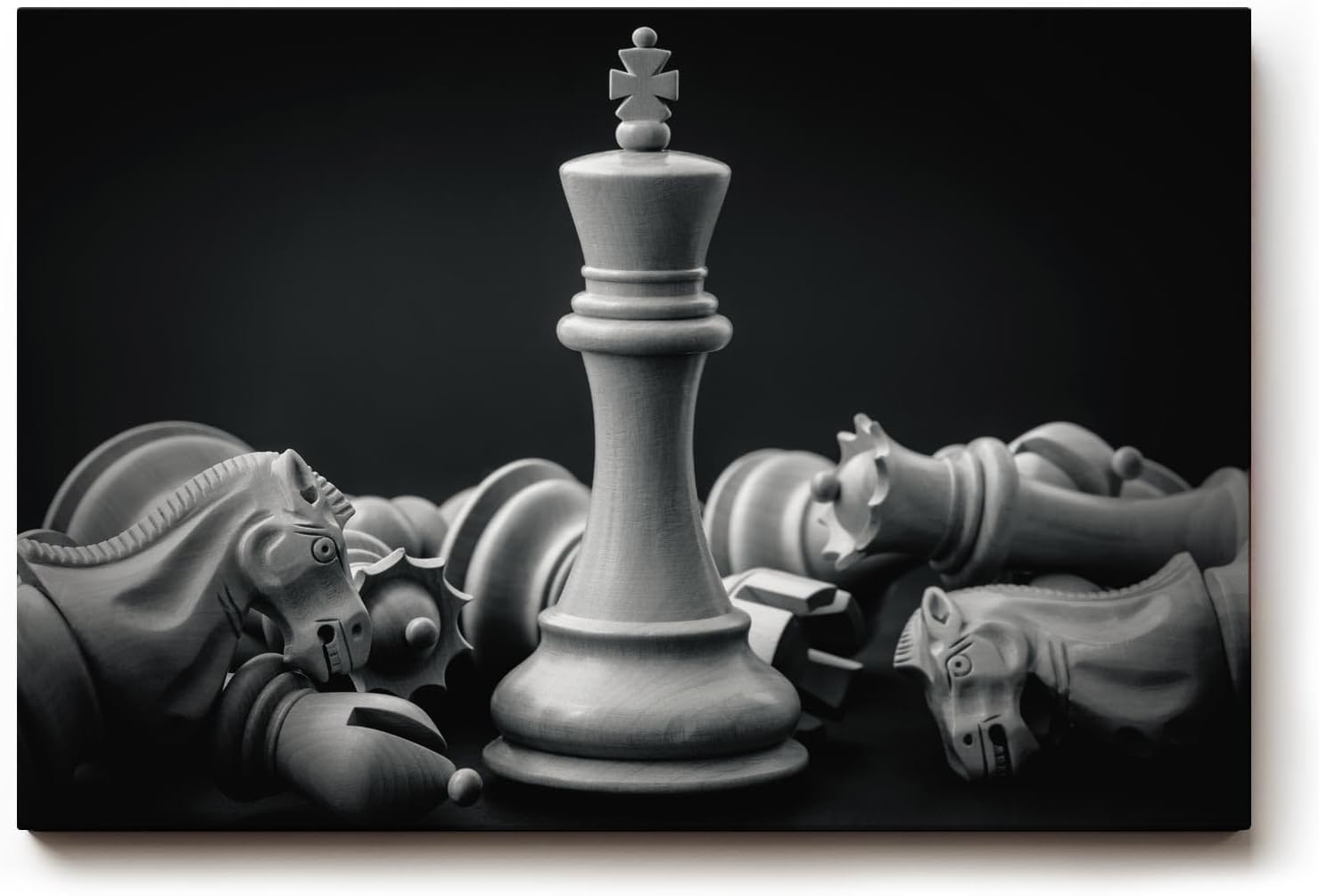 Sinus Art Wandbild 120x80cm Darstellung einer Schachkönigin umgeben von geschlagenen Figuren als Zeichen der Stärke
