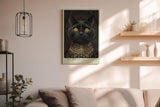 Paul Sinus Wandbild in 40x60cm The Oracle Cat mit schwarzer Katze und goldenen Augen vor ornamentalem Hintergrund für edle Wandgestaltung