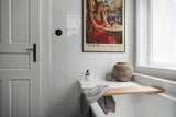 Paul Sinus Leinwandbild 60x90cm Leinwandbild Romantische Pariser Café-Szene – Frau im roten Kleid, impressionistische Stadtansicht, französischer Charme