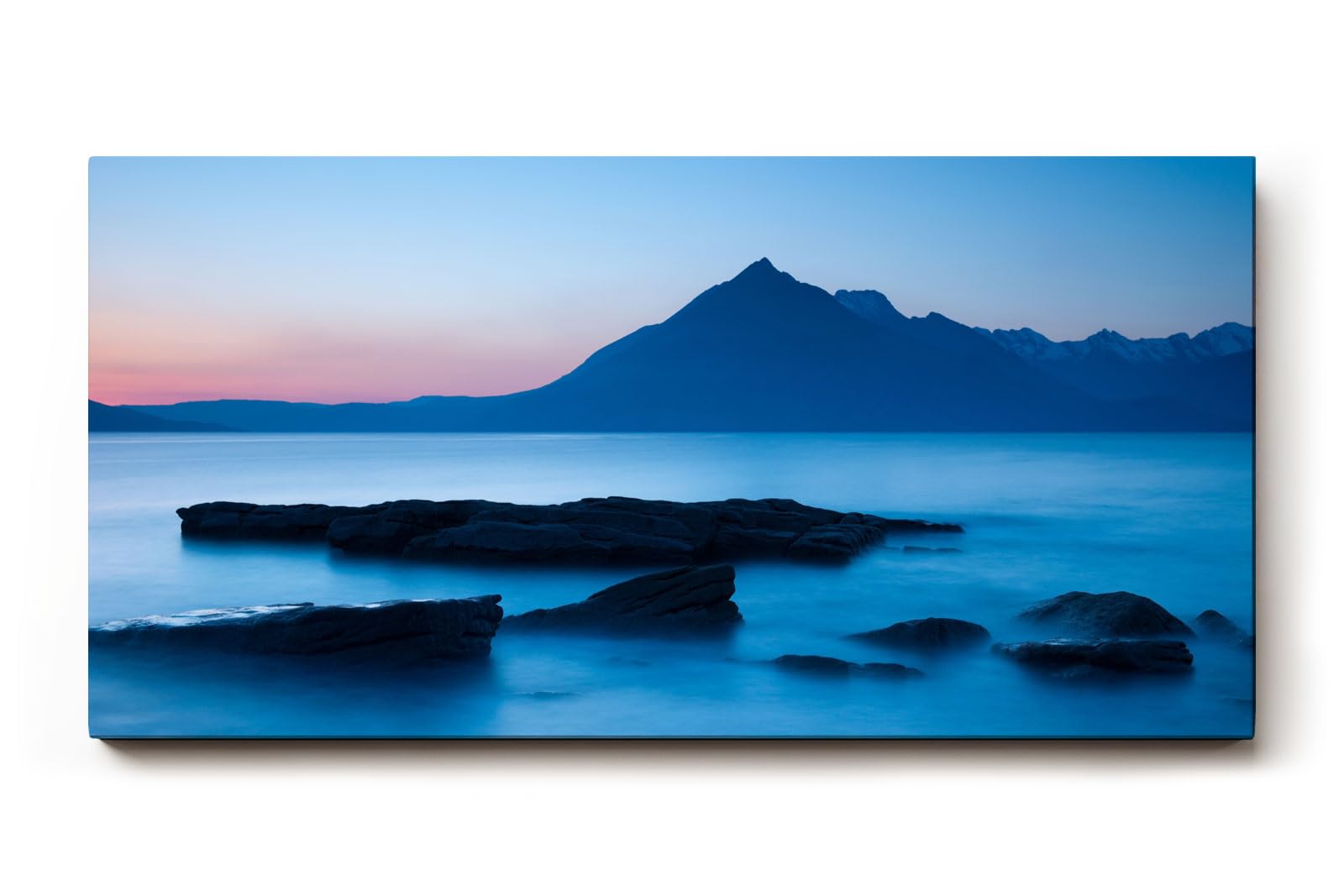Sinus Art Wandbild 120x80cm Ruhige Bergsilhouette im Dämmerlicht mit glatter Wasseroberfläche in Blautönen
