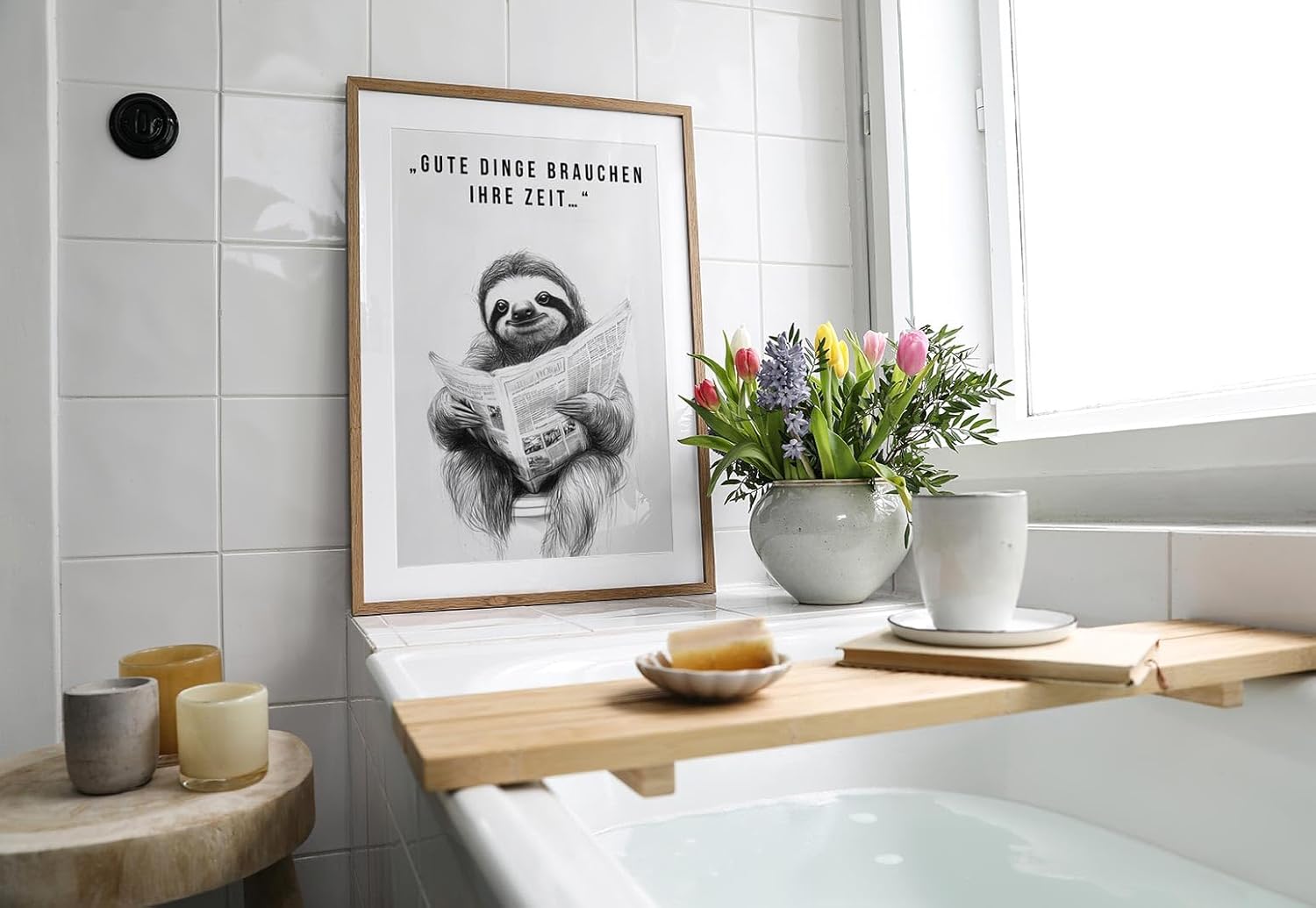 Paul Sinus Poster/Leinwandbild/Rahmenoption Lustiges Faultierbild – Witzige Klo-Deko fürs Gäste-WC – Perfekt für Geduldige