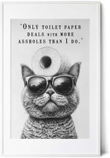 Paul Sinus Poster/Leinwandbild/Rahmenoption – Coole Katze mit Klopapier und frechem Spruch – Lustige WC-Deko für dein Badezimmer