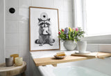Paul Sinus Poster/Leinwandbild/Rahmenoption – Waschbär mit Klopapier – Lustige WC-Deko für dein Badezimmer