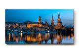 Sinus Art Wandbild 120x80cm Beleuchtete Sehenswürdigkeiten der Dresdner Altstadt im Spiegelbild der Elbe zur blauen Stunde