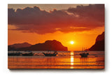 Sinus Art Wandbild 120x80cm Stimmungsvolles Sonnenuntergangs-Motiv mit Fischerbooten vor Inselkulisse