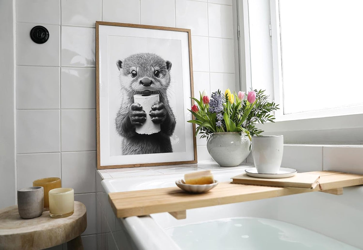 Paul Sinus Poster/Leinwandbild/Rahmenoption – Süßer Otter mit Klopapier – Witziges WC-Bild für Humor im Bad