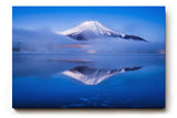 Sinus Art Wandbild 120x80cm Faszinierendes Bergmotiv mit spiegelnder Wasserfläche für meditative Raumwirkung