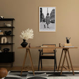 Paul Sinus Leinwandbild 80x120cm Leinwandbild Retro Chic in Paris – Stilvolle Vintage-Fotografie mit eleganter Frau, französisches Flair