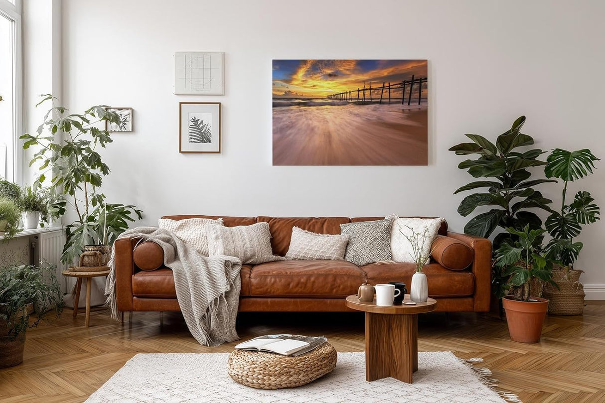 Sinus Art Wandbild 120x80cm Dramatische Szene mit bewegtem Wasser und historischem Holzsteg bei Sonnenuntergang