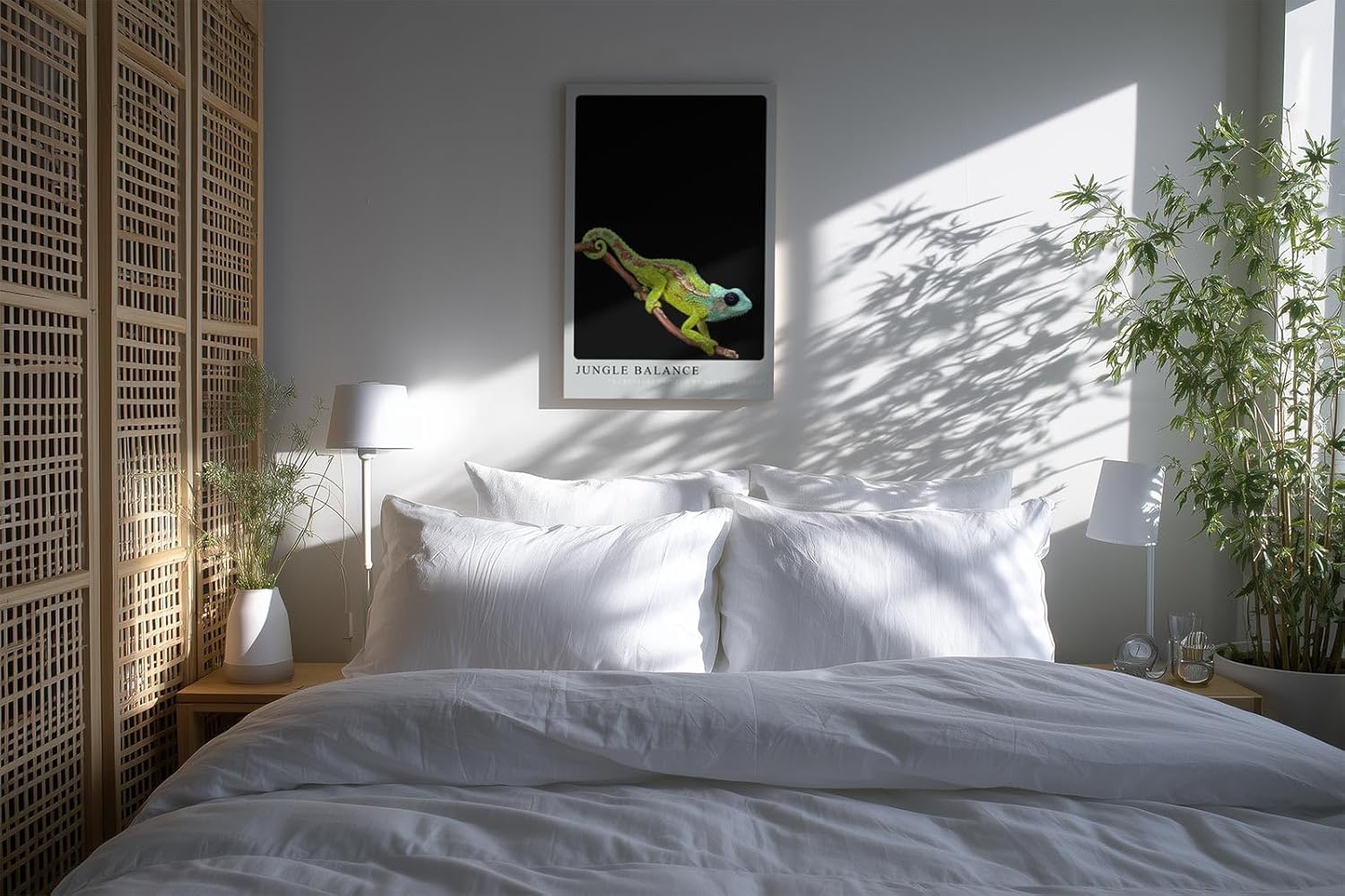 Paul Sinus Kunstdruck 40x60cm Jungle Balance mit Chamäleon auf Ast vor schwarzem Hintergrund