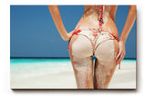 Sinus Art Wandbild 120x80cm Sandbedeckter Rücken in rotem Bikini bringt Sommer, Sonne und Strandgefühl direkt ins Haus