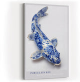 Paul Sinus Wandbild in 40x60cm Porcelain Koi – edler Koi-Fisch in filigraner Blau-Weiß-Porzellanoptik mit kunstvollen Mustern