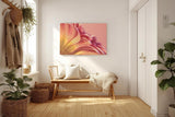 Sinus Art Wandbild 120x80cm Zartrosa Blütenstruktur mit transparentem Tautropfen – ruhig, romantisch und poetisch