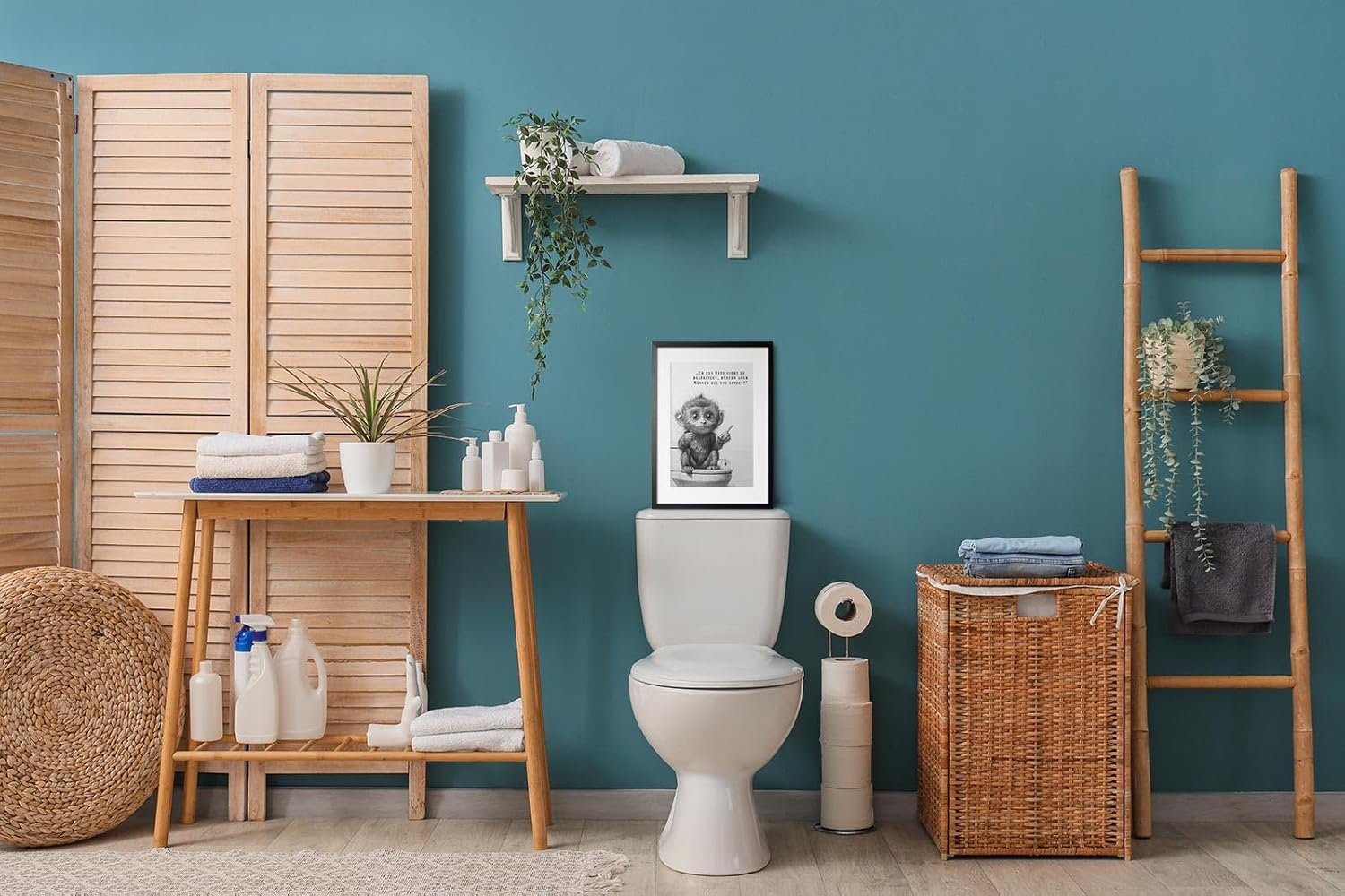Paul Sinus Poster/Leinwandbild/Rahmenoption – Belehrender Affe auf Toilette „Männer dürfen sitzen!“ – Lustige WC-Deko für dein Badezimmer
