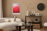 Paul Sinus Leinwandbild 60x90cm Stand Alone – Blume, Natur, Rot, Leidenschaft, Einsamkeit, Schönheit, Minimalismus, Kunst, Fotografie, Eleganz