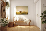 Sinus Art Wandbild 120x80cm Stimmungsvolle Silhouette einer Frau mit erhobenen Armen in einem goldenen Weizenfeld