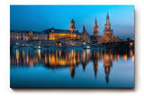 Sinus Art Wandbild 120x80cm Beleuchtete Sehenswürdigkeiten der Dresdner Altstadt im Spiegelbild der Elbe zur blauen Stunde
