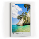 Paul Sinus Kunstdruck 40x60cm Cathedral Cove New Zealand türkisfarbenes Wasser trifft auf weiße Klippen und Naturidylle