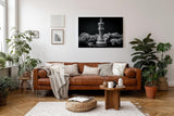 Sinus Art Wandbild 120x80cm Darstellung einer Schachkönigin umgeben von geschlagenen Figuren als Zeichen der Stärke