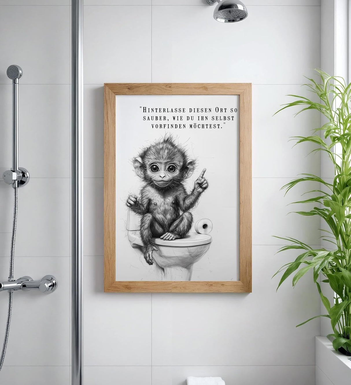 Paul Sinus Poster/Leinwandbild/Rahmenoption – Belehrender Affe „Hinterlasse diesen Ort sauber…“ – Lustige WC-Deko für dein Badezimmer