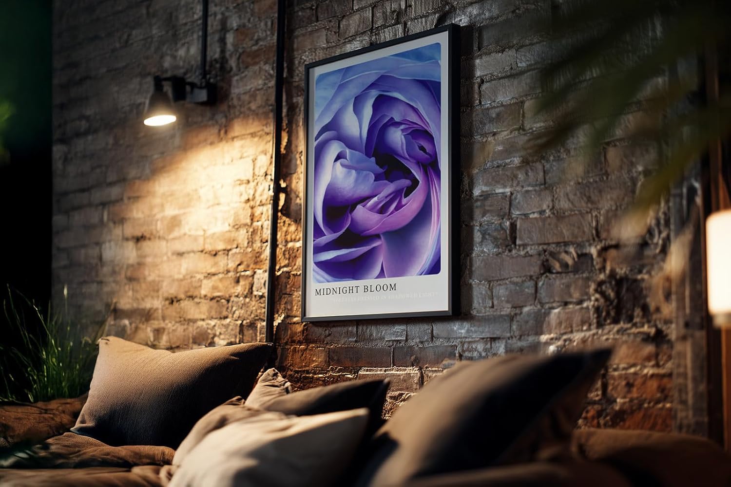 Paul Sinus Kunstdruck 40x60cm Blume Makro Blau Lila Rose Dunkelheit Lichtspiel Midnight Bloom