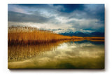 Sinus Art Wandbild 120x80cm Faszinierende Spiegelung von Schilf und Bergen in stillem Wasser – harmonisch und beruhigend