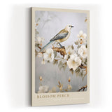 Paul Sinus Kunstdruck 40x60cm Blossom Perch – Vogel auf blühendem Ast in zartem Blütendesign und poetischer Harmonie
