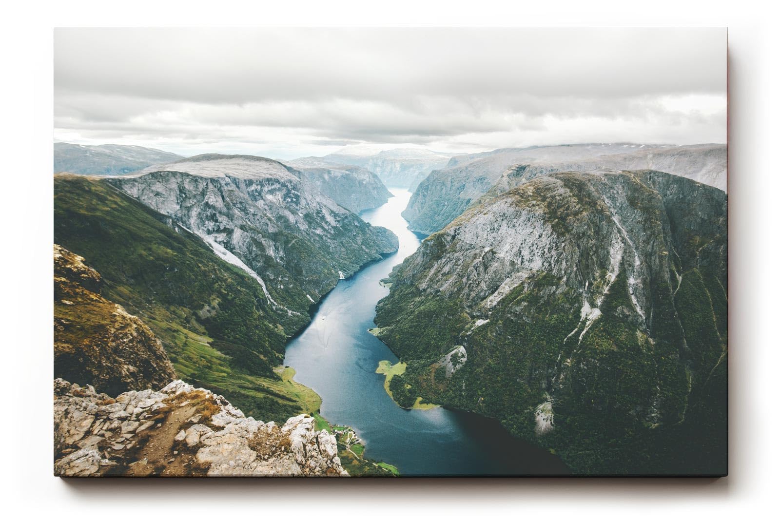 Sinus Art Wandbild 120x80cm Beeindruckende Aussicht auf schmalen Fjord zwischen steilen Felsen für imposante Raumwirkung