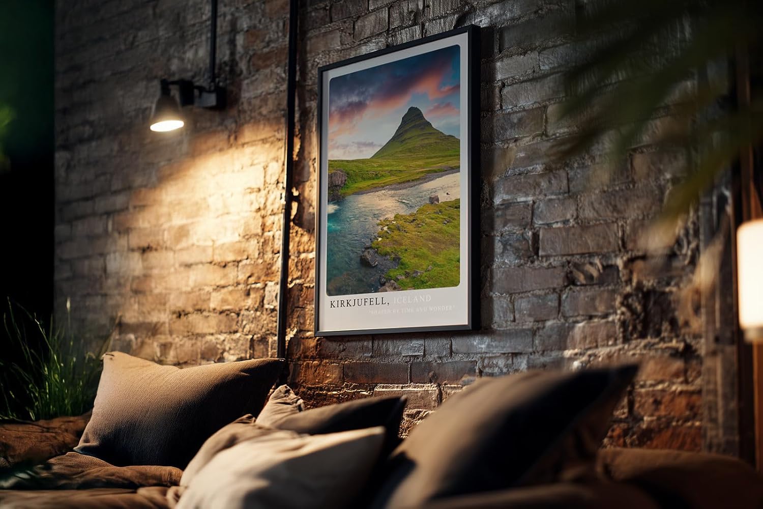 Paul Sinus Kunstdruck 40x60cm Kirkjufell – Magischer Berg im Licht Islands mit Flusslauf im Vordergrund