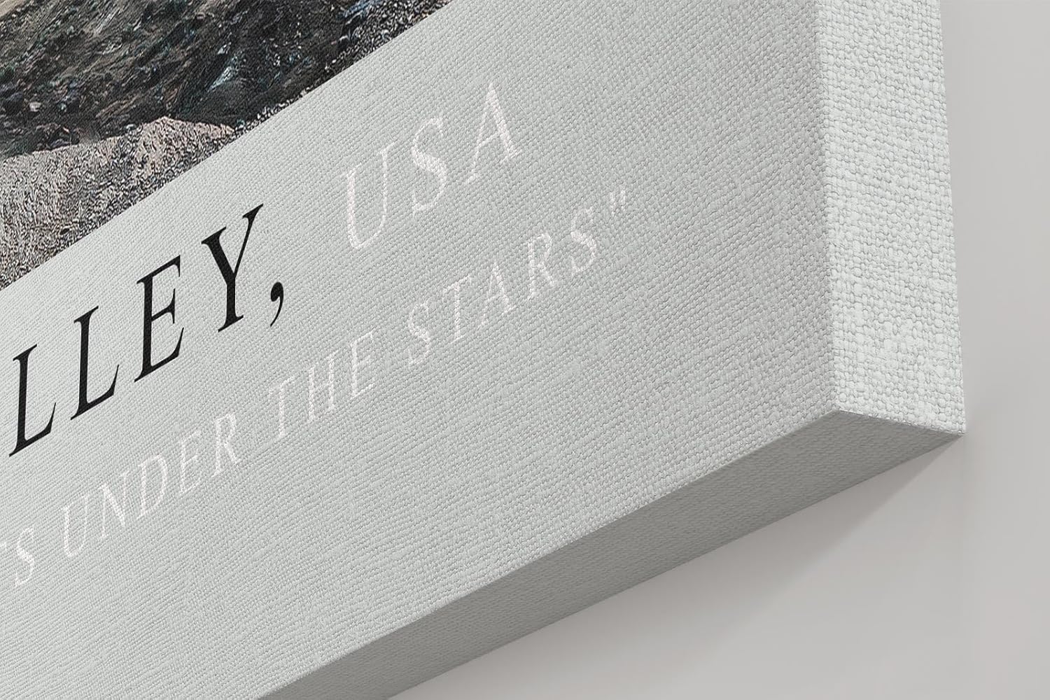 Paul Sinus Kunstdruck 40x60cm Monument Valley bei Nacht – Steinriesen unter dem Sternenzelt der USA