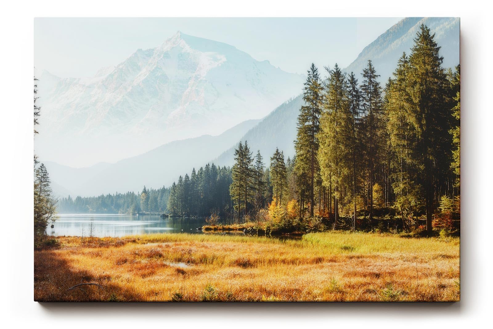 Sinus Art Wandbild 120x80cm Idyllische Szene mit Bergsee, herbstlicher Wiese und Tannenwald für naturverbundene Räume