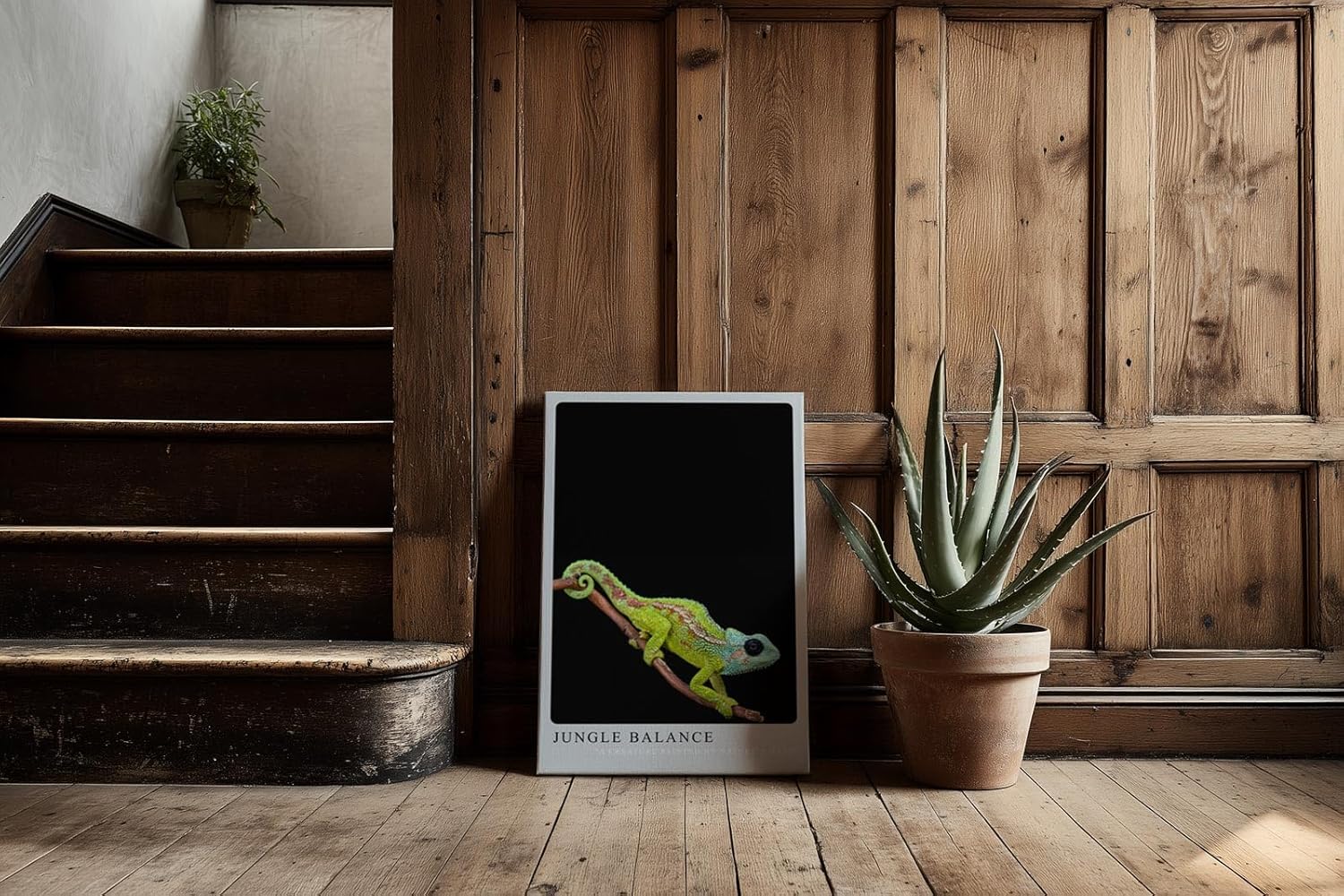 Paul Sinus Kunstdruck 40x60cm Jungle Balance mit Chamäleon auf Ast vor schwarzem Hintergrund