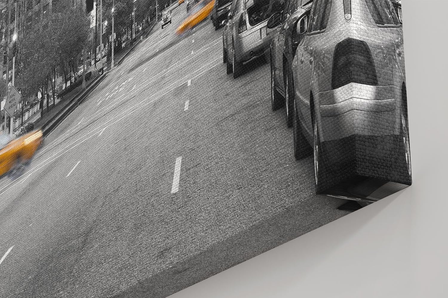 Sinus Art Wandbild 120x80cm Schwarz-Weiß-Straßenszene mit leuchtenden gelben Taxis – dynamisch, stilvoll und ikonisch