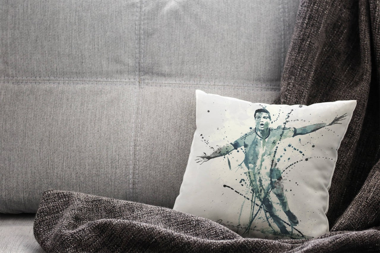 Cristiano_Ronaldo_IVQNspQt2HZ0i3b_1280x1280.jpg