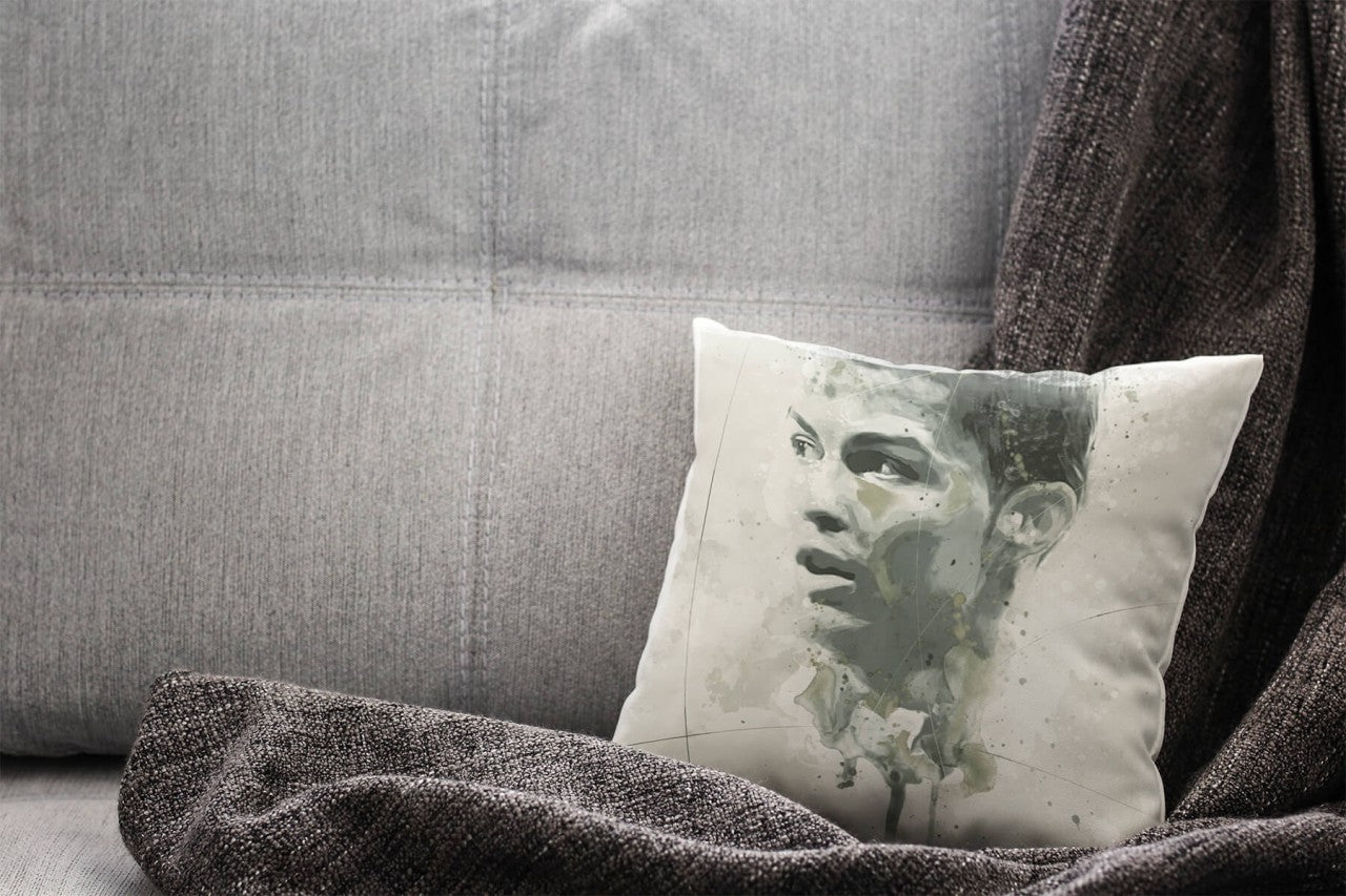 Cristiano_Ronaldo_IrsPVGuK6a0EZm_1280x1280.jpg