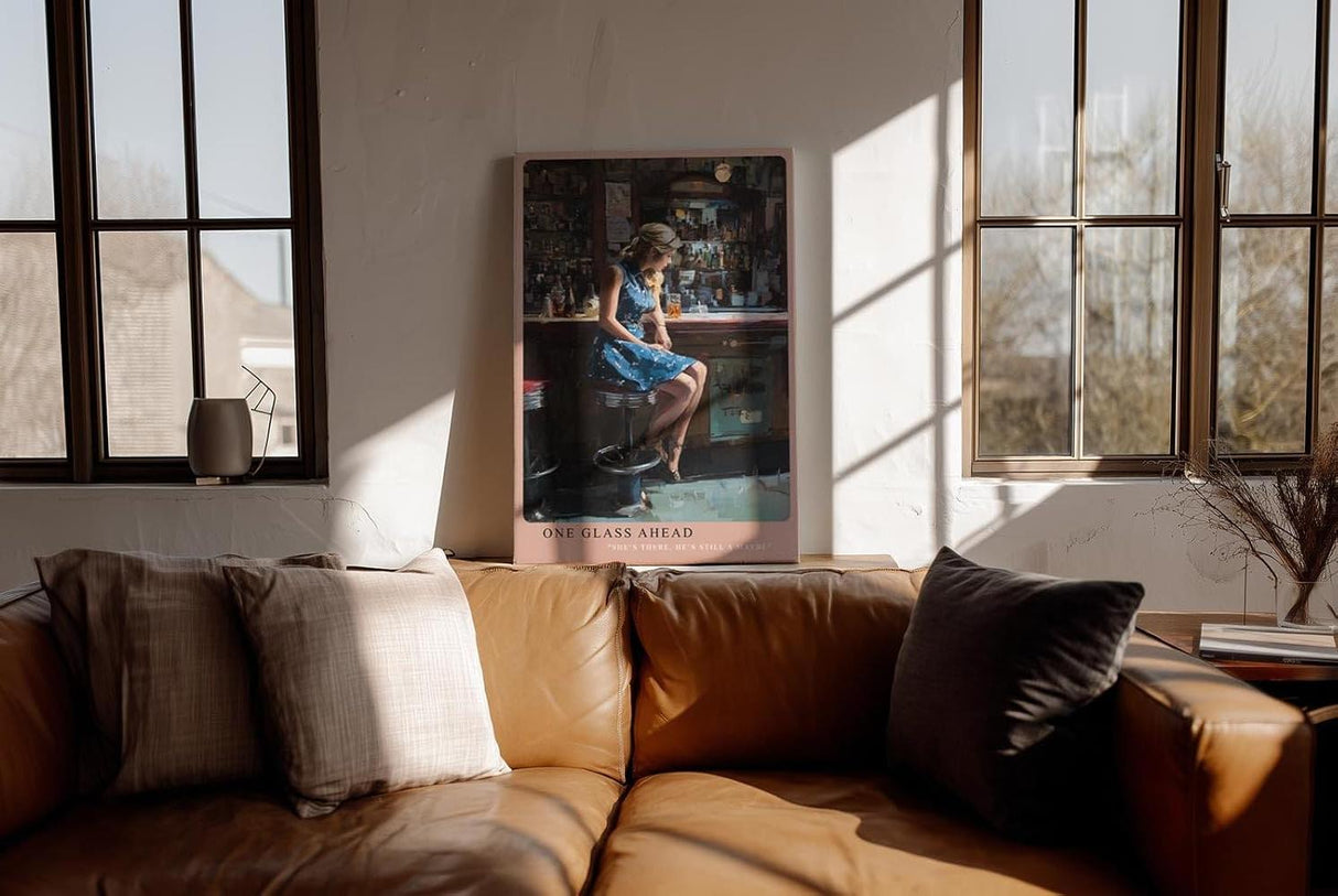 Paul Sinus Wandbild in 40x60cm Frau in blauem Kleid an Bar – modernes Porträt mit urbanem Flair