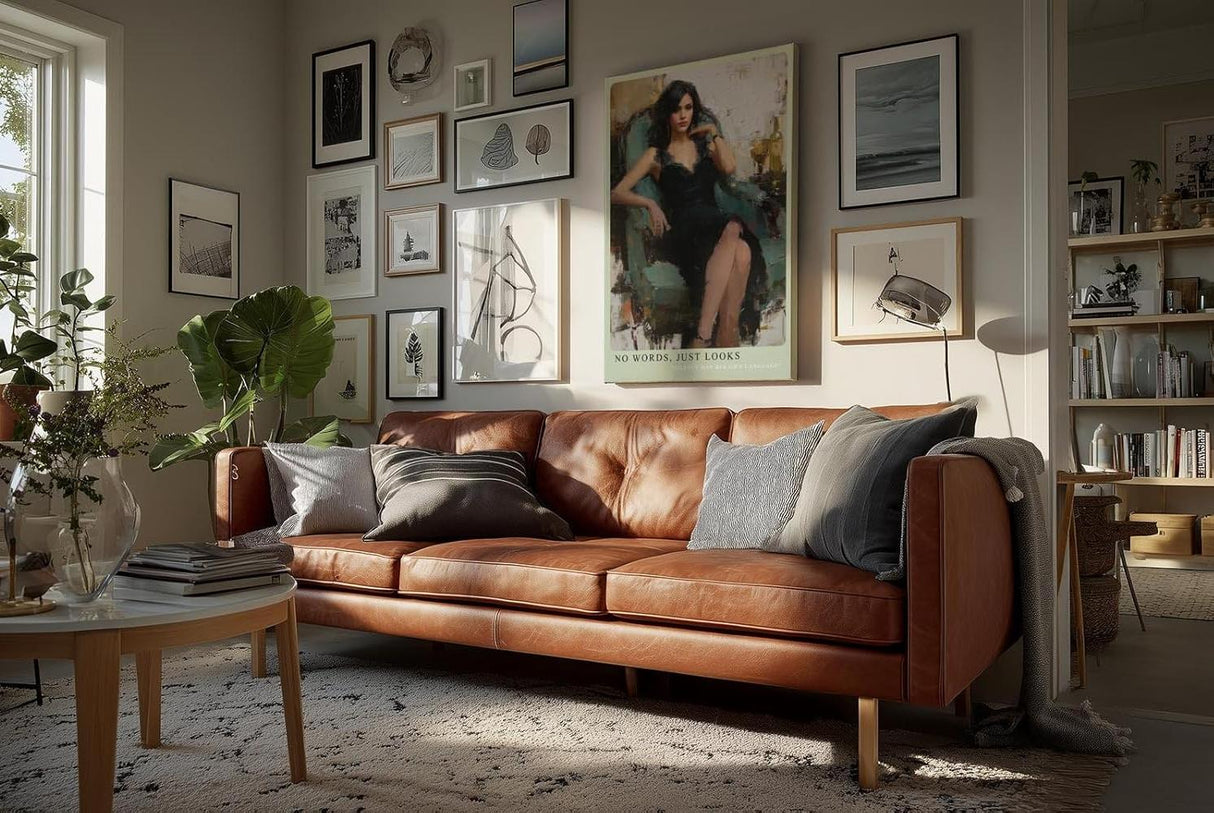 Paul Sinus Wandbild in 40x60cm Frau in schwarzem Spitzenkleid auf Sessel – modernes Porträt mit ausdrucksstarker Präsenz