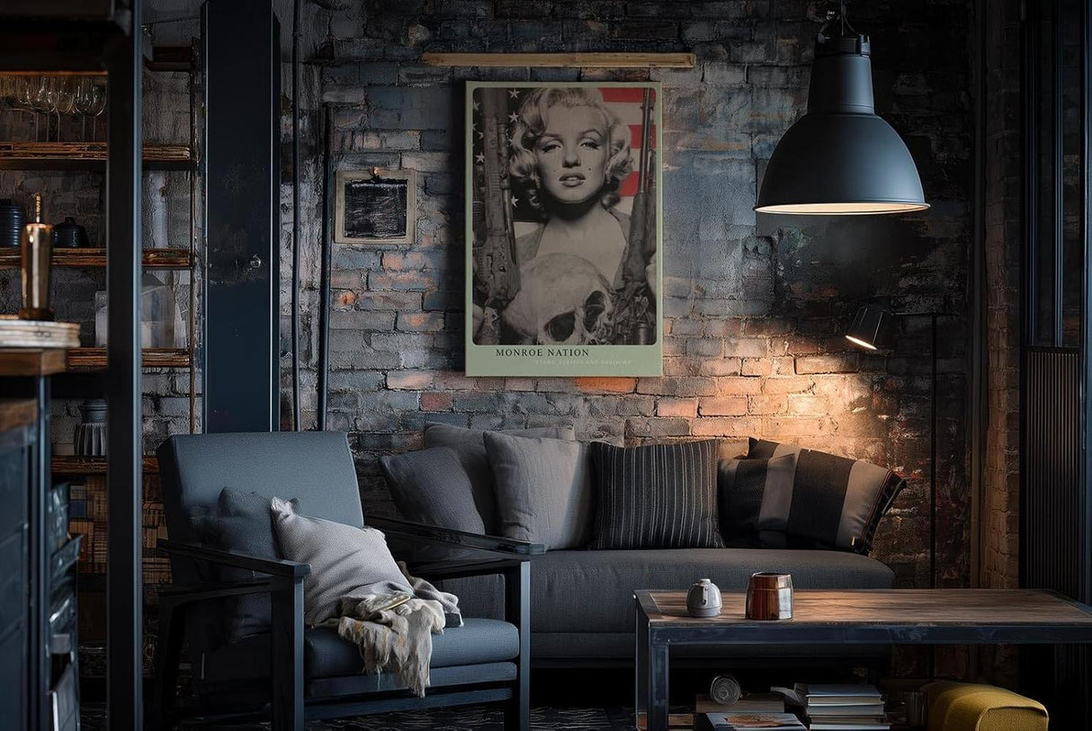 Paul Sinus Wandbild in 40x60cm Marilyn Monroe mit Gewehren in Schwarz-Weiß vor US-Flagge – ausdrucksstarkes Pop-Art-Porträt