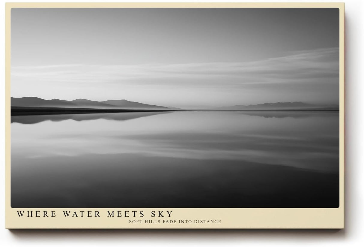 Paul Sinus Wandbild 120x80cm ruhige See Landschaft Schwarz Weiss minimalistische Natur Fotokunst elegantes Kunstposter zeitlose Wanddekoration fuer Wohnzimmer Schlafzimmer Büro Flur
