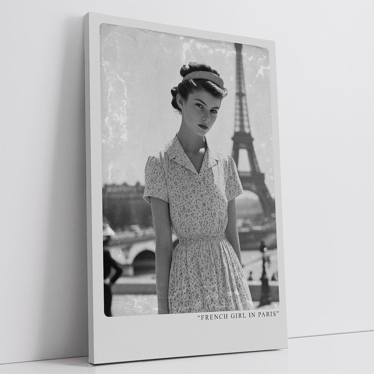 Paul Sinus Leinwandbild 60x90cm Französisches Mädchen in Paris – Vintage, Nostalgie, Fotografie, Schwarz-Weiß, Mode, 50er Jahre, Eleganz, Romantik