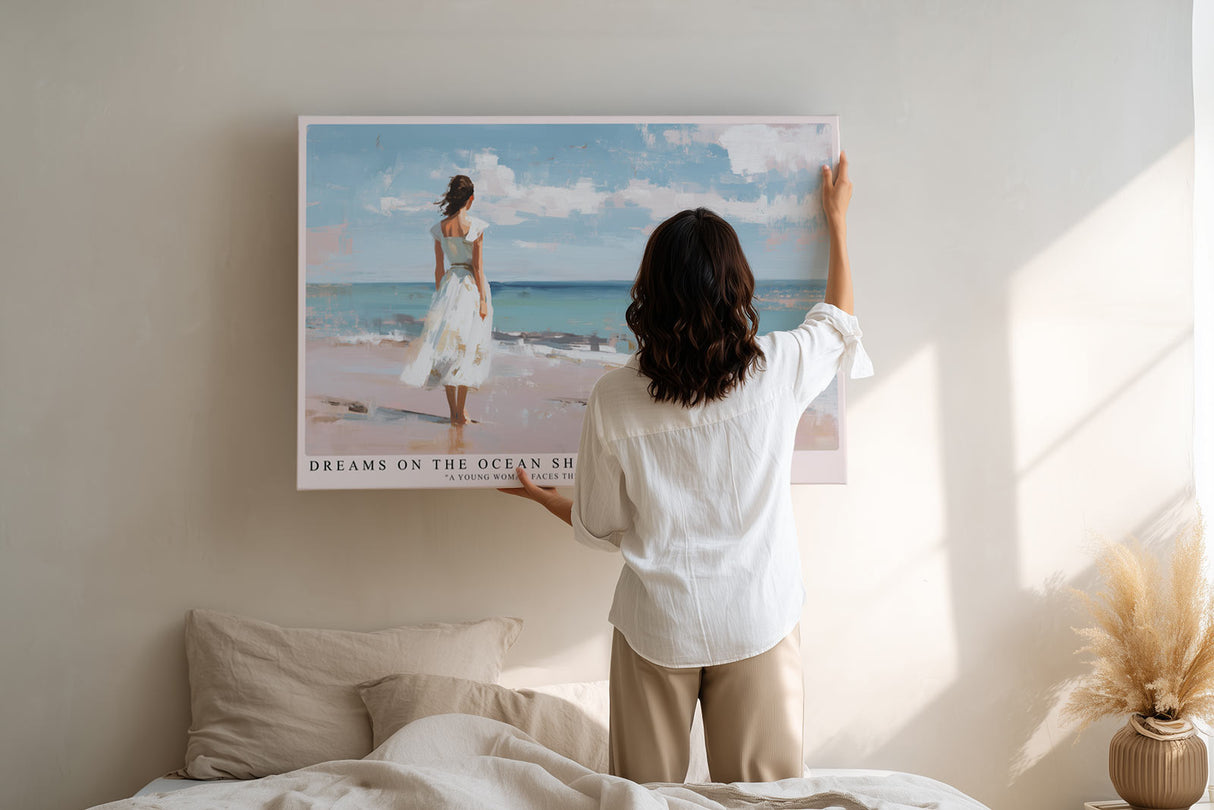 Paul Sinus Wandbild Dreams on the Ocean Shore Impressionistische Darstellung einer Frau im weißen Kleid am Meer, die verträumt auf die Wellen blickt.