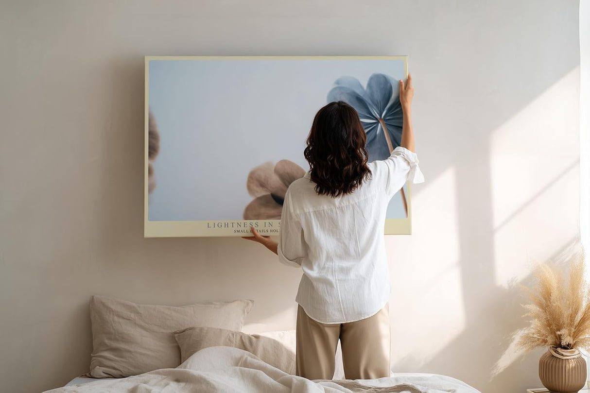 Paul Sinus Wandbild 120x80cm minimalistische Blumen Illustration in sanften Blau und Beigetönen ruhige florale Kunst modernes Naturbild für Wohnzimmer Büro