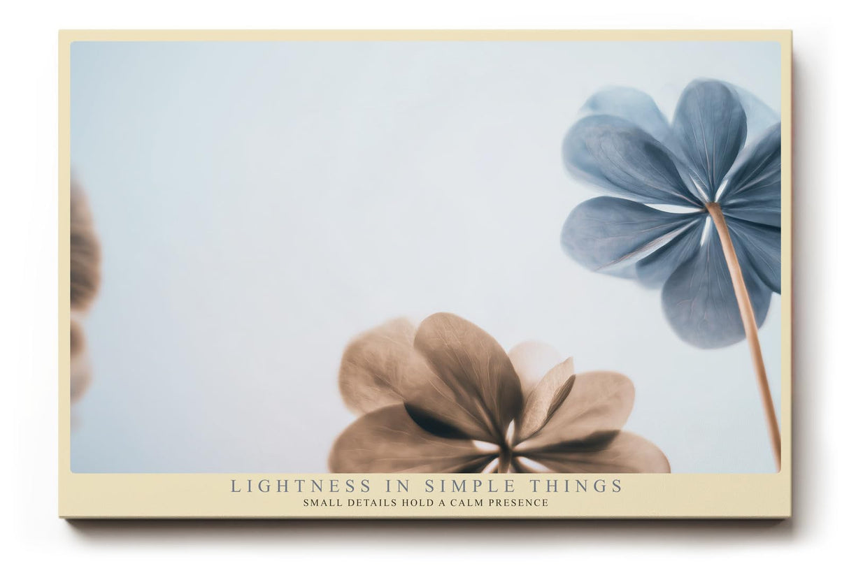 Paul Sinus Wandbild 120x80cm minimalistische Blumen Illustration in sanften Blau und Beigetönen ruhige florale Kunst modernes Naturbild für Wohnzimmer Büro