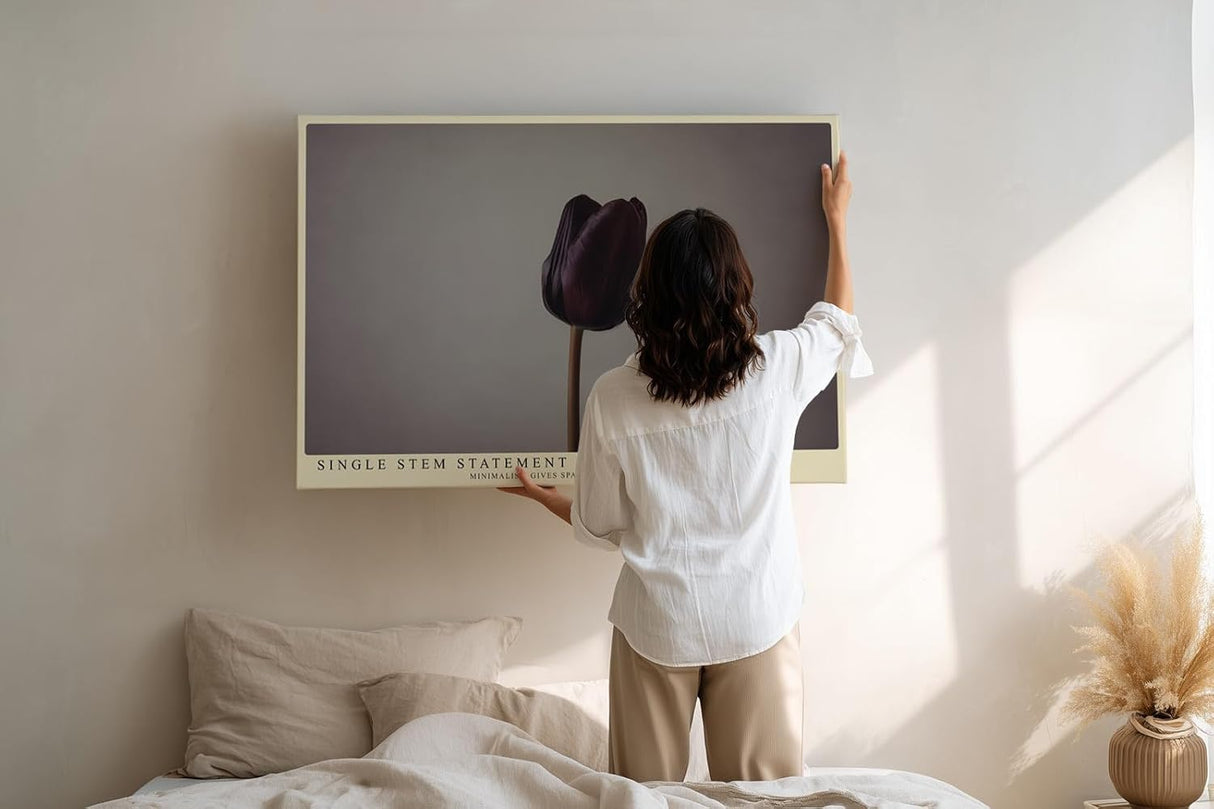 Paul Sinus Wandbild 120x80cm minimalistische Tulpe dunkle Blume auf hellem Hintergrund moderne Fotokunst ruhige Natur Wanddekoration fuer Wohnzimmer Büro